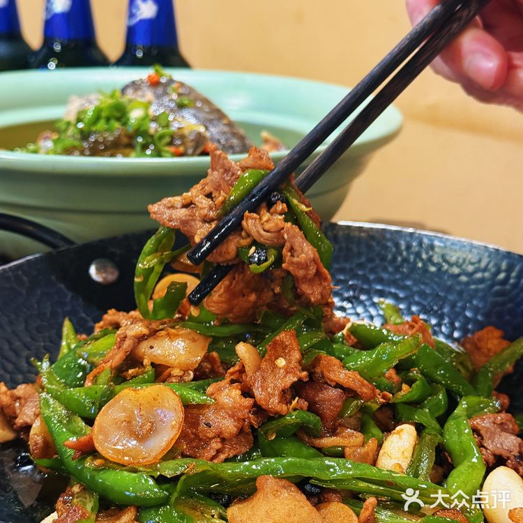 人均60+的深夜湘味食堂，辣得过瘾！
