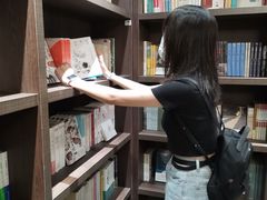 -钟书阁(松江泰晤士小镇店)