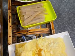 -乡土黄·鲜牛肉火锅·小龙虾(兴业街店)