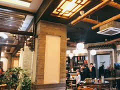 大堂-王明古法砂锅居(开化寺店)