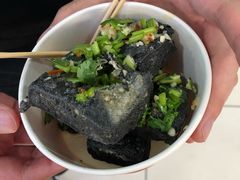 -黑色经典·长沙臭豆腐(粤华路店)