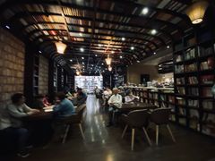 -钟书阁(松江泰晤士小镇店)