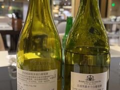-航空港万怡酒店·万荟轩餐厅(航空港区远航路店)