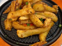 -阿瓦山寨·湘菜现炒·剁椒鱼头王(咸阳总店)