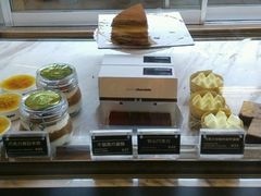 面包甜点陈列柜-Awfully Chocolate(来福士广场店)
