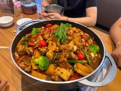 -俭寨大盘鸡·手抓肉·烧烤新疆菜(乌苏路店)