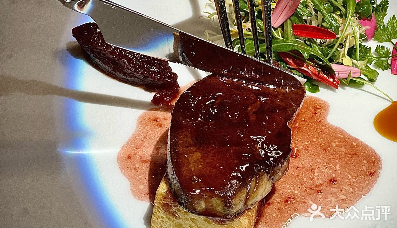  🍽️ 百年建筑里的浪漫，充满仪式感的美味👭