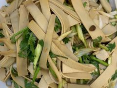 -清真磊磊烧烤老店(饮虎池街34号店)