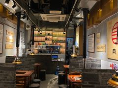-肉甲韩国木炭烤肉(新壹街1店)
