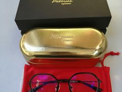 -爱视眸Eyeblling眼镜·依视路·蔡司镜片折扣店(百联南方商城购物中心)