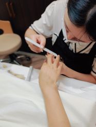 -花岐款式专研健康美甲沙龙