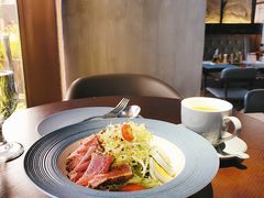 -卡普里披萨·牛扒·下午茶