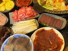 -重庆川渝肥妹火锅