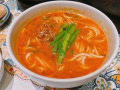 -云海肴·汽锅鸡·云南菜(天山百盛优客店)