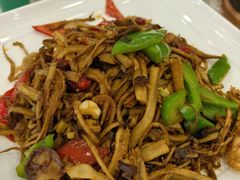 -鑫渔港海鲜本地菜·山海关浑锅(东戴河店)