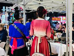 -刘姐啤酒鱼民族演艺餐厅(西街总店)
