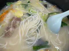 -花馬肆.云南过桥米线(汉神购物广场现场熬汤店)