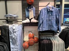 -百年港湾奥特莱斯(香炉礁店)