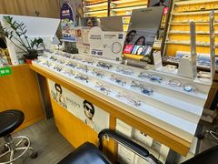 -优医视平价眼镜蔡司依视路折扣工厂店(十里堡店)