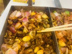 -老东镇啤酒屋海鲜加工·蒸汽海鲜·海鲜烧烤(台东店)