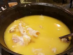 -鲜入围煮花胶鸡海鲜火锅