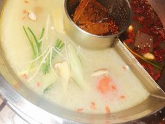 -佬土鹅肠火锅(解放路店)