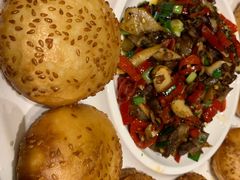 -万重锦·人文川菜馆(骡马市店)