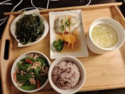 -卓玥国际月子会所(罗山路店)