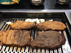 -臻牛烤肉
