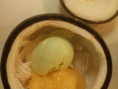 -志龙皇冠吃货椰子铺