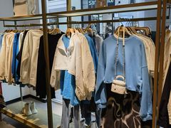 -URBAN REVIVO(北京斯普瑞斯奥特莱斯店)