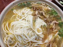 -亮亮面馆(经六路店)