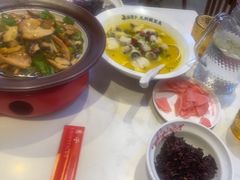 -渝是乎酸菜鱼·川渝小炒(新世界百货望京店)