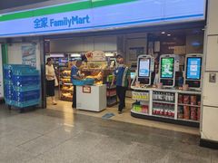 -全家便利店(上海南站站店)