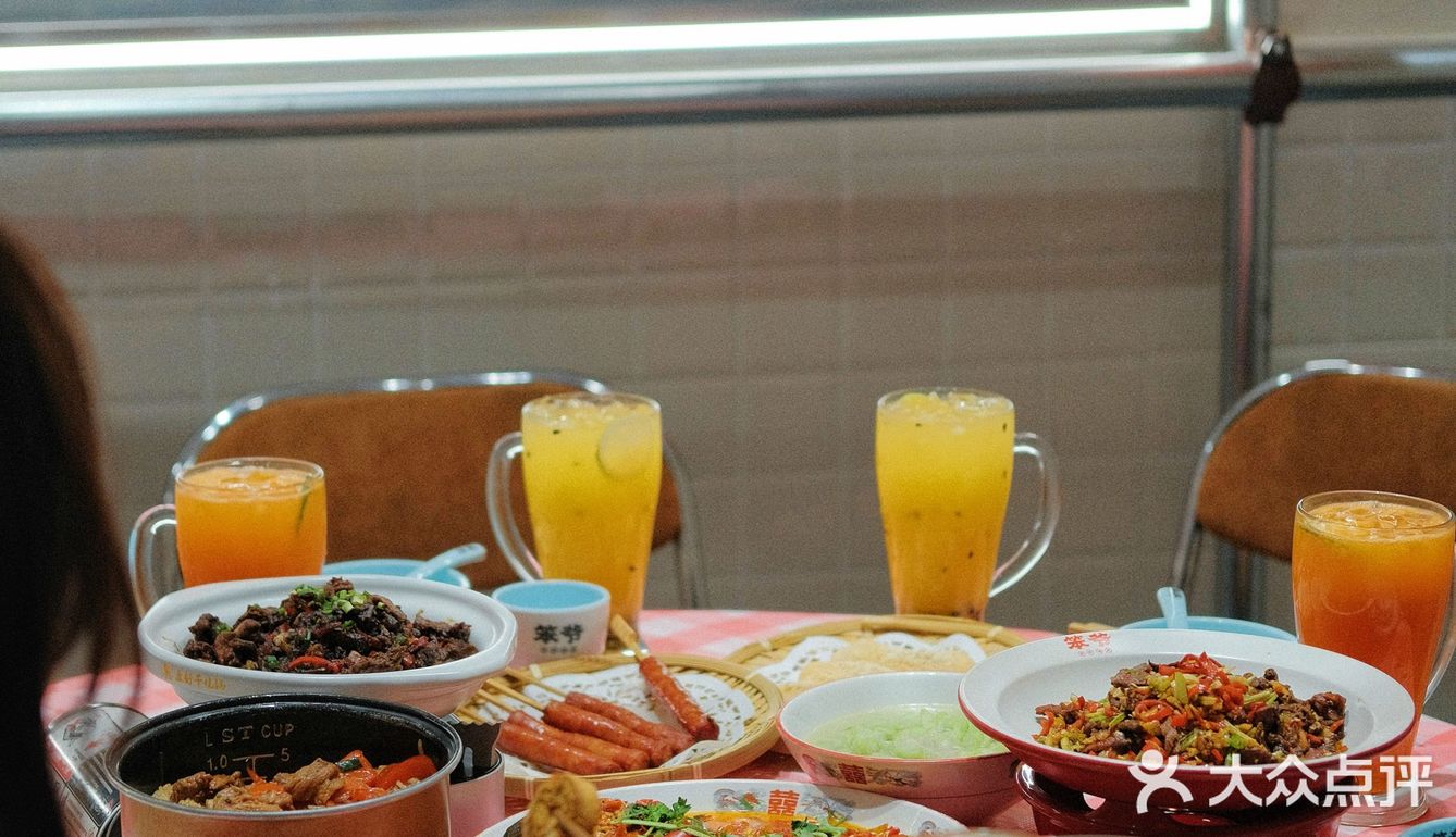 湖州‼️在“长沙街头”干辣椒炒肉拌饭🌶️馋哭