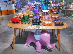 -LOL原创生活概念店(K11购物艺术中心店)
