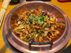 -虾弄弄海派小龙虾·牛羊蝎子火锅