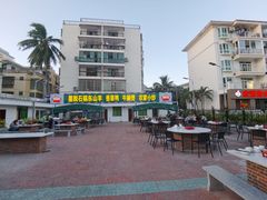 -墨脱石锅椰子鸡•香草鸭•东山羊(大东海店)