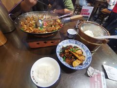 -富正毅三下锅·湘西韵味(天门山索道店)