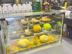 面包甜点陈列柜-猫王榴莲世家(三里屯SOHO商场店)