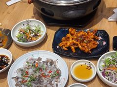 -青瓦餐厅·生鱼片·韩园烤肉(西塔店)