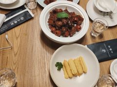 -山楂树融合菜餐厅