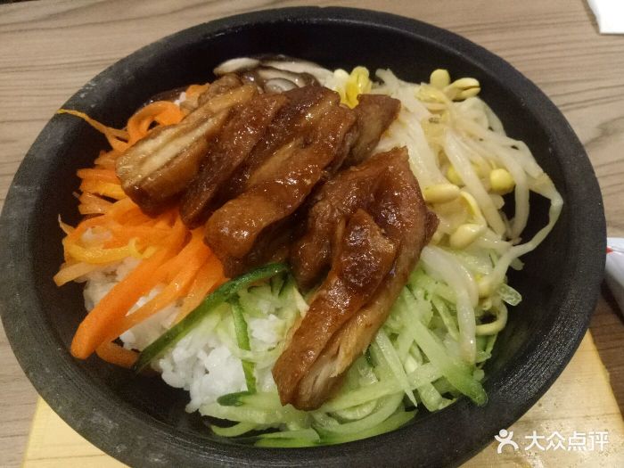 友丽拌饭(嘉定宝龙店)鸡排石锅拌饭图片