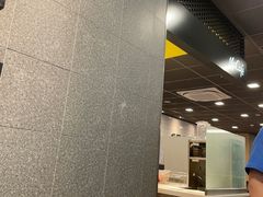 -麦当劳(轻轨曹杨路店)