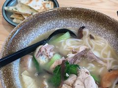 -蒙自源米线大王(江南西路店)