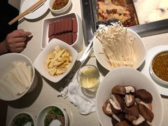 -海底捞火锅鲜切牛肉主题店(长寿路店)