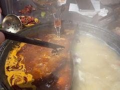 -鹿鸣山草本茶香火锅(园西路店)