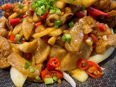干锅肥肠-俏湘厨•地道湘菜(建华南路店)