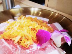 酸菜拌五花肉-金会长自助海鲜·烤肉(人民广场店)