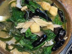 能喝汤的麻辣烫-金太阳海鲜烧烤·本地人餐厅(东纬路旗舰店)